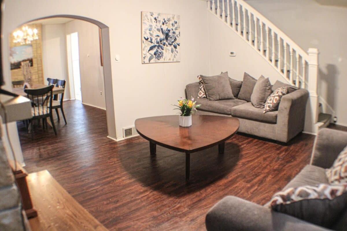 Massive 4 Bed House-Short Walk To Amazing View Lejlighed Pittsburgh Eksteriør billede