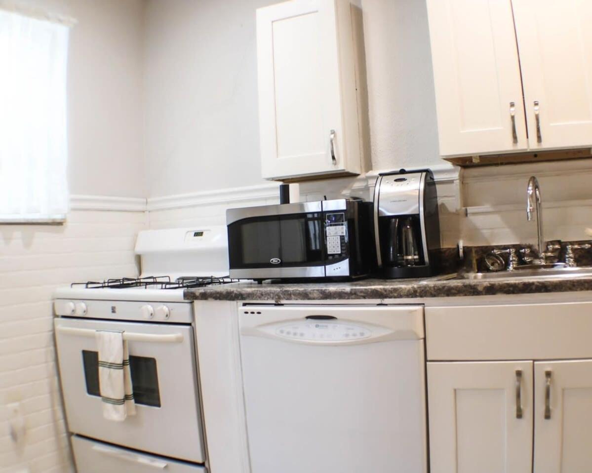 Massive 4 Bed House-Short Walk To Amazing View Lejlighed Pittsburgh Eksteriør billede