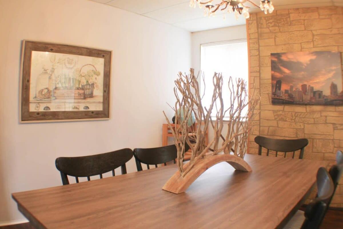 Massive 4 Bed House-Short Walk To Amazing View Lejlighed Pittsburgh Eksteriør billede