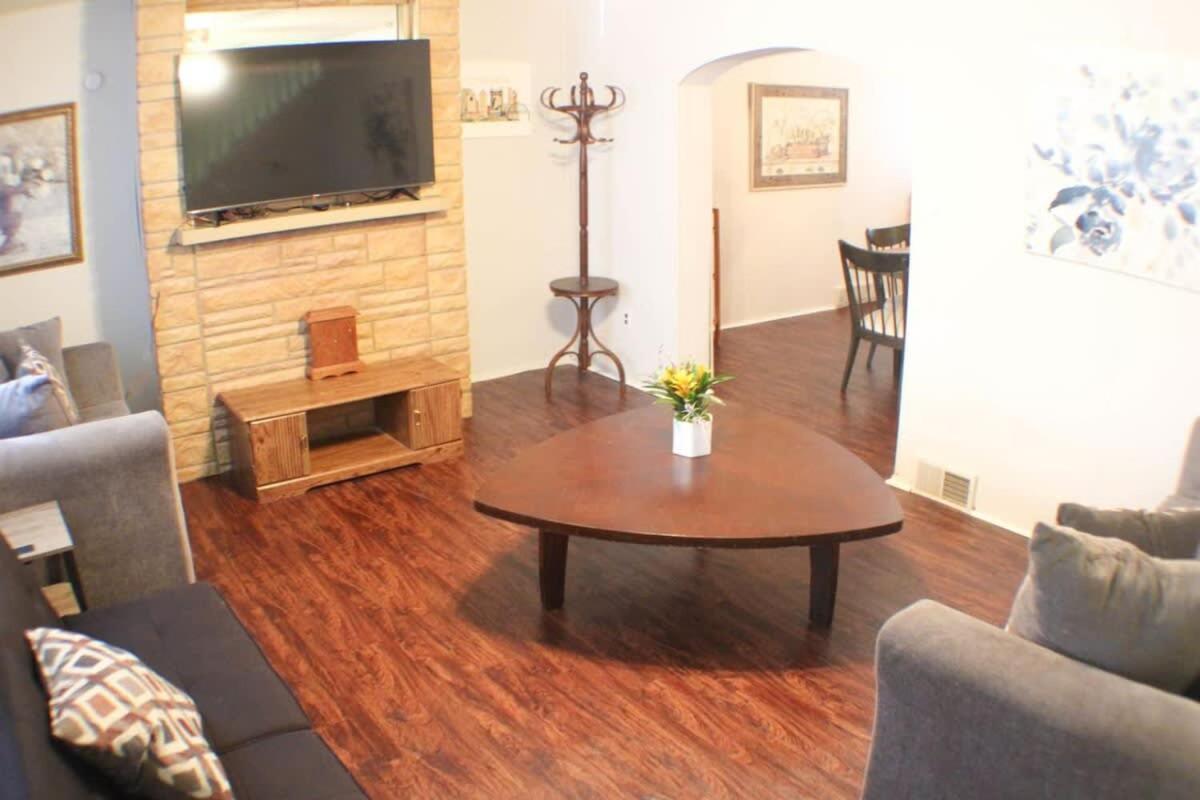 Massive 4 Bed House-Short Walk To Amazing View Lejlighed Pittsburgh Eksteriør billede