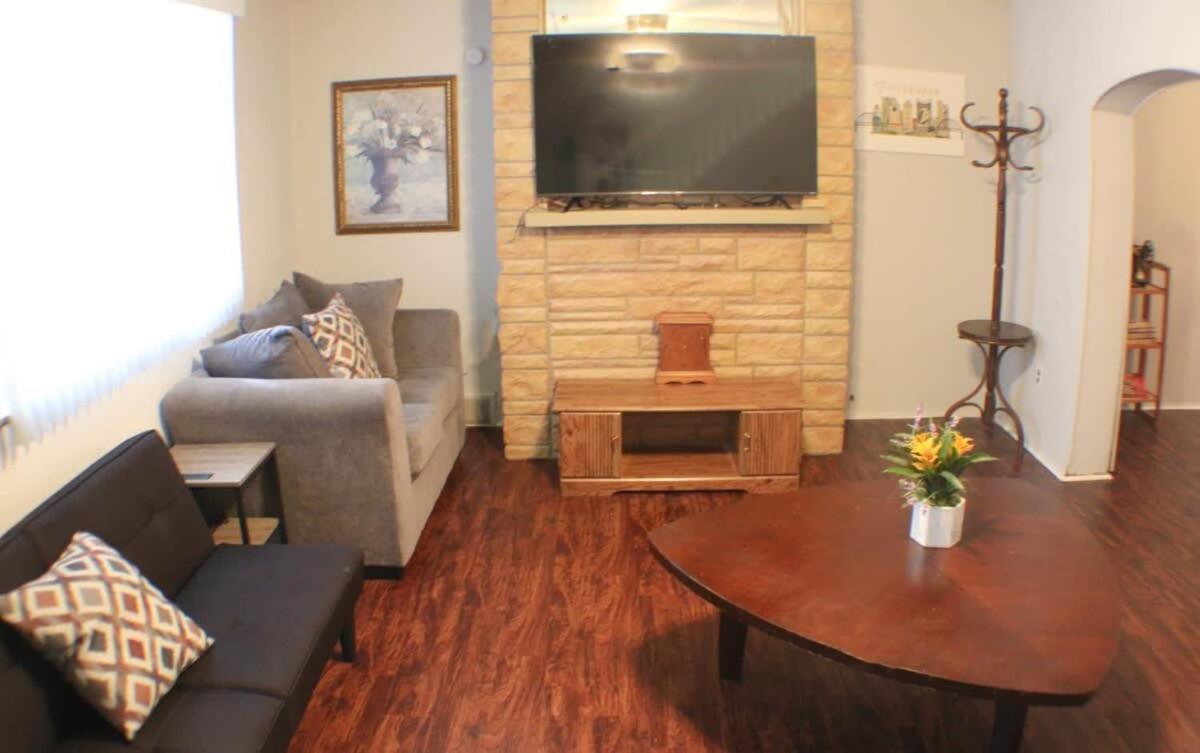 Massive 4 Bed House-Short Walk To Amazing View Lejlighed Pittsburgh Eksteriør billede