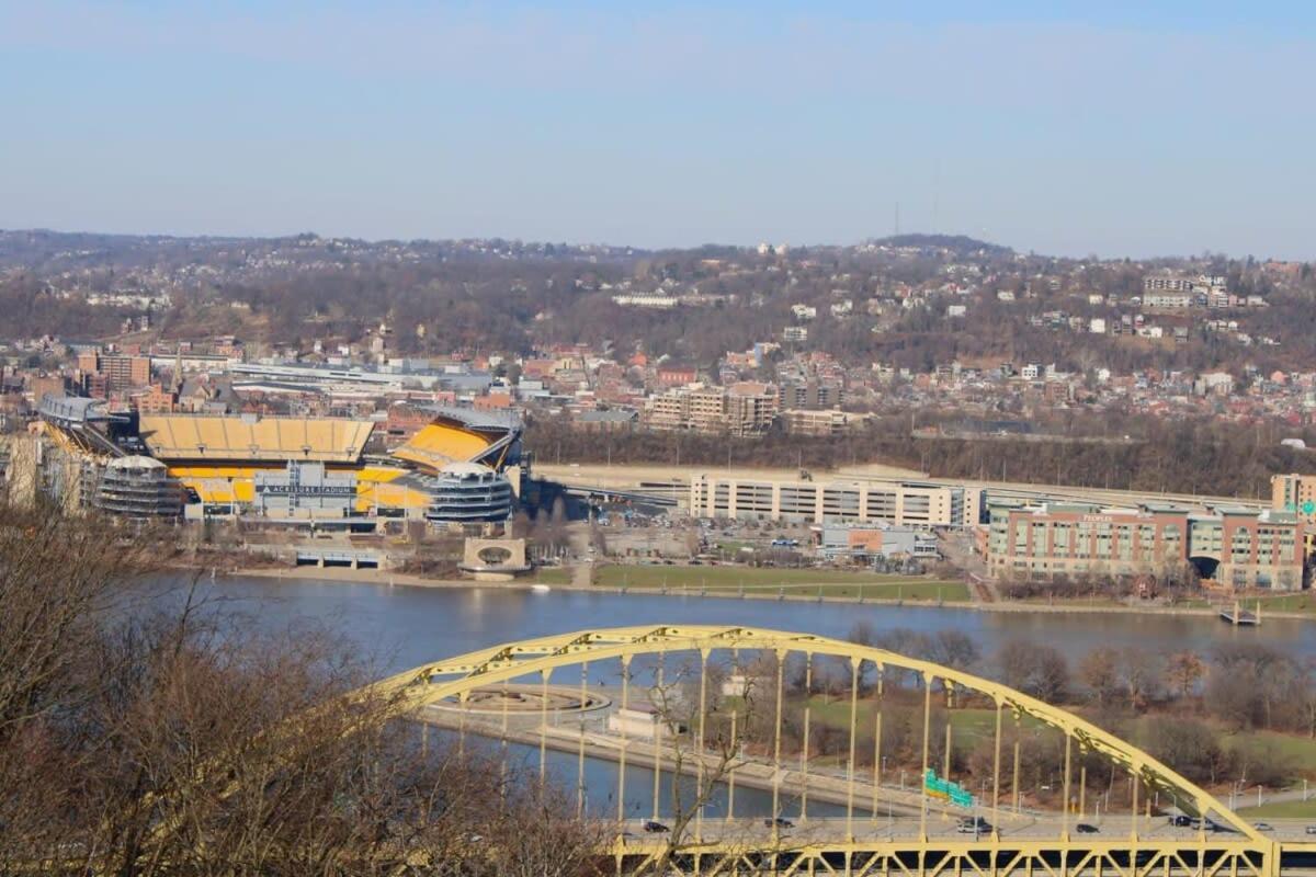 Massive 4 Bed House-Short Walk To Amazing View Lejlighed Pittsburgh Eksteriør billede