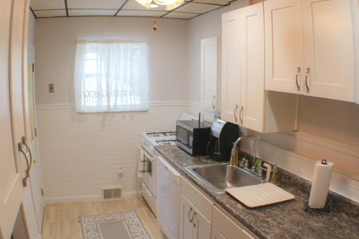 Massive 4 Bed House-Short Walk To Amazing View Lejlighed Pittsburgh Eksteriør billede